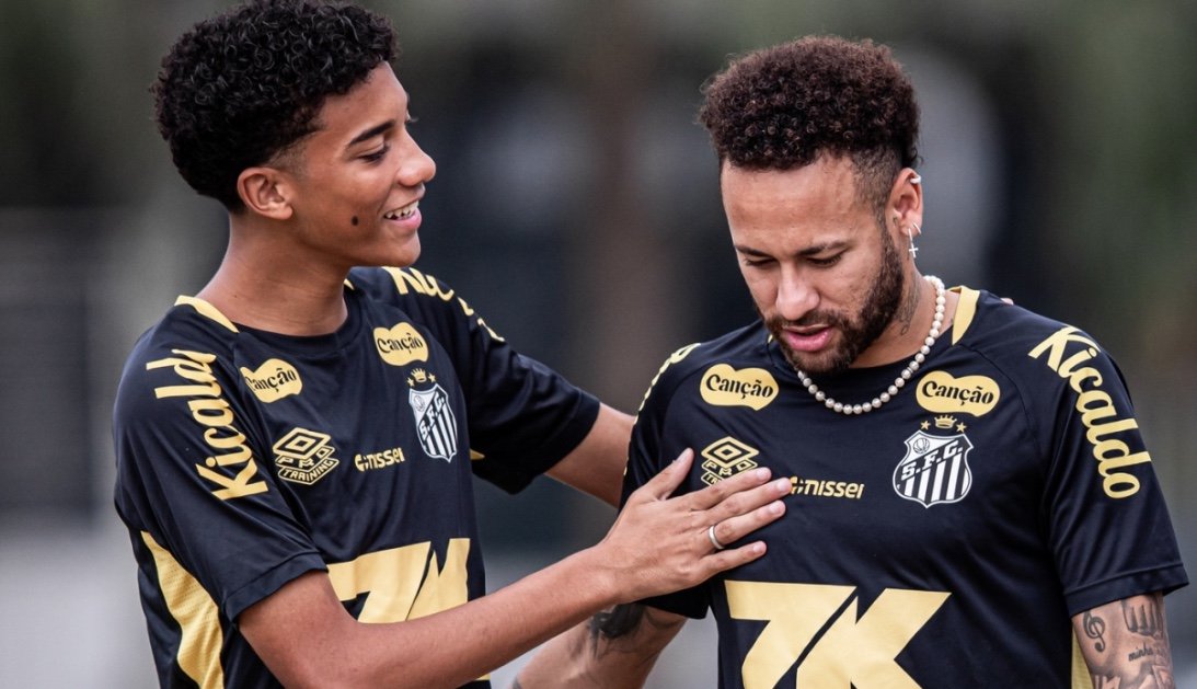 Preso, Robinho reage a agressão de Neymar contra Robinho Jr.