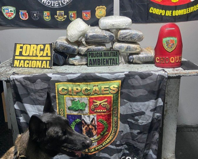 Mulher é presa em barco ao ser flagrada com drogas avaliadas em R$ 221 mil em Coari
