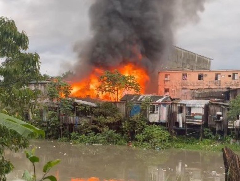 Moradores relatam pânico durante incêndio de grandes proporções no São Jorge