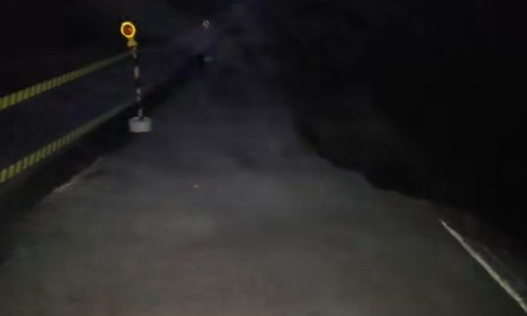 Tráfego na BR-174 é totalmente bloqueado após pista ceder; veja trecho afetado