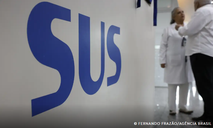 SUS adota novo exame caseiro para detectar câncer de intestino antes dos sintomas