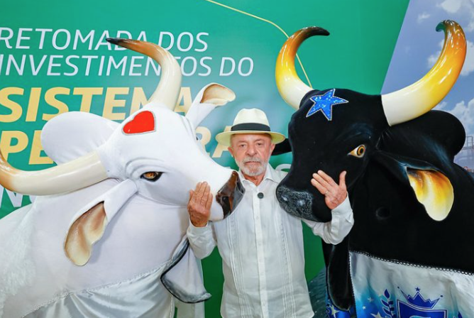 Em Manaus, Lula diz que Festival de Parintins é exemplo de "civilidade" para o Brasil