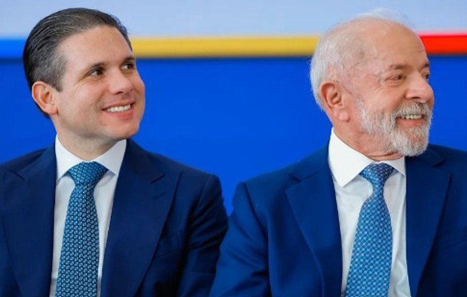Hugo Motta articula com Lula flexibilização de regras para MEIs diante do fim da escala 6x1