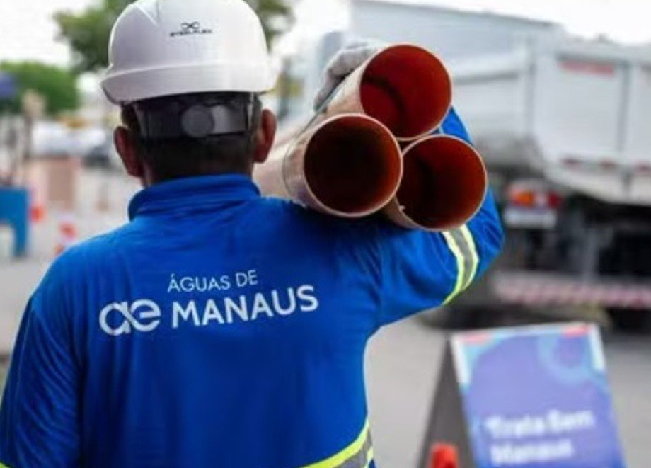 Moradores e motoristas sofrem com bloqueio na Coronel Teixeira por conta da Águas de Manaus