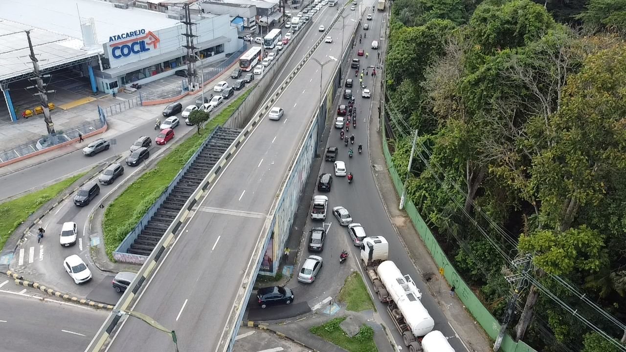 Acidente fatal com motociclista trava trânsito na Rotatória do Coroado