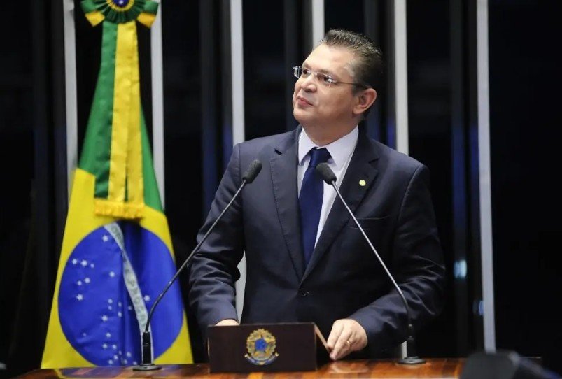 PL muda de estratégia e anuncia apoio ao fim da escala 6x1 com proposta de jornada 4x3