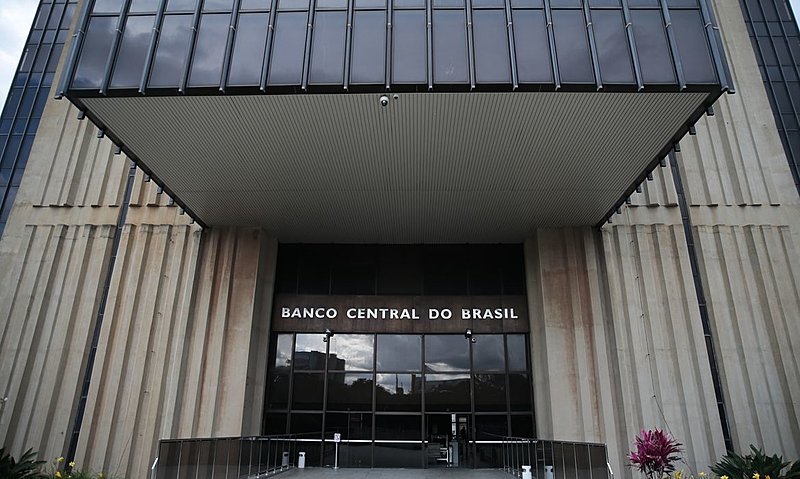 Senado avalia PEC que pode dar autonomia financeira ao BC