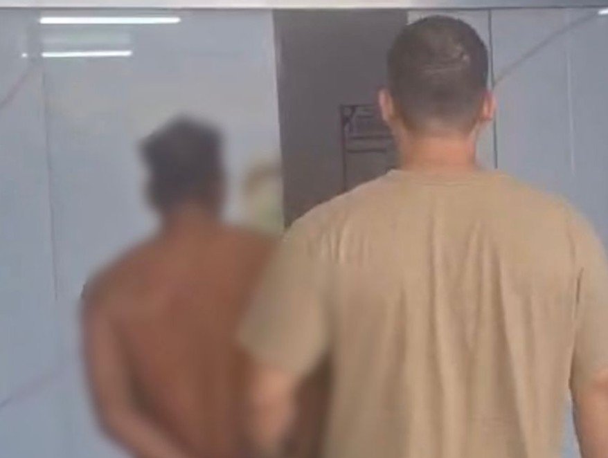 Homem ignora a Justiça, invade casa de ex e acaba preso em Manaus