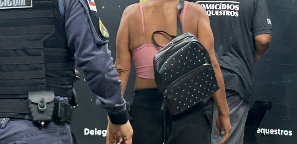 Mãe é levada à Delegacia de Homicídios após morte de filha de 5 anos em Manaus