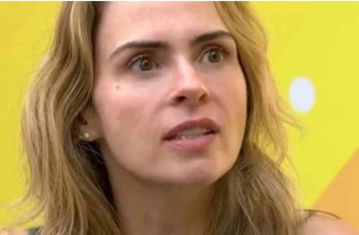 "Insustentável": Ana Paula Renault denuncia boate por barulho excessivo