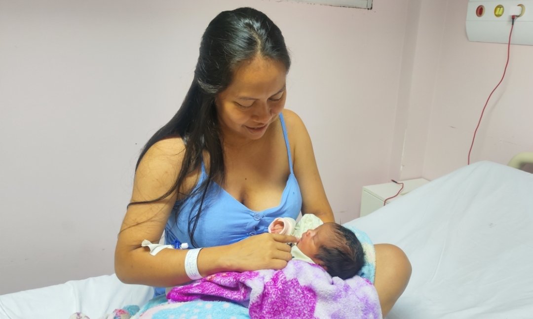 Sem saber da gravidez, mulher dá entrada em SPA de Manaus com dor de estômago e dá à luz
