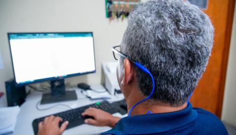 DPE-AM e MPAM lançam operação para combater exclusão digital de servidores idosos