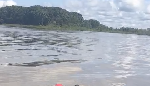 Corpo com marcas de tiros é encontrado no Rio Solimões