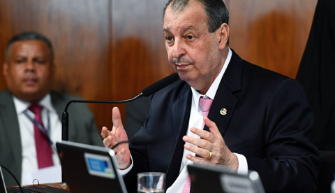 Emenda de Omar Aziz garante maior parte dos recursos para recuperação da BR-319