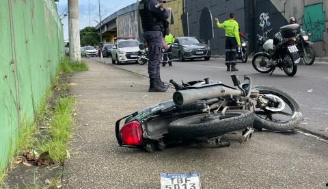 Motociclista morto na Av. Rodrigo Otávio teve cabeça esmagada por carreta; saiba mais