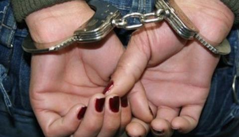 Suspeita de se passar por advogada para enganar idosos é presa em Manaus