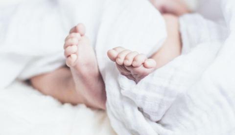 Mãe é presa por socar rosto de bebê de 1 ano e tentar impedir socorro em UBS na Chapada