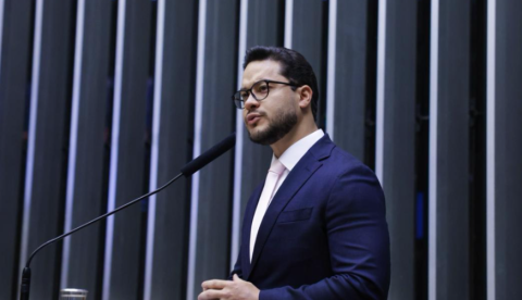 Deputado Adail Filho vota a favor da PEC do fim da escala 6x1 na Câmara