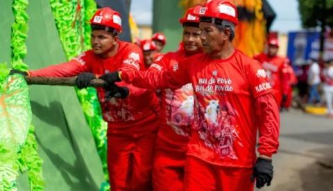 Festival de Parintins 2026: Boi Garantido começa transporte das alegorias
