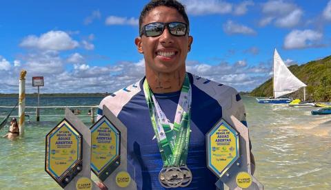 Nadador amazonense Pedro Marinho fatura três troféus em etapa da Copa do Brasil de Águas Abertas