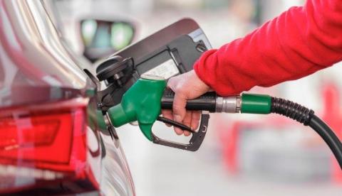 'Dia Livre de Impostos' terá gasolina a R$ 5,99 e descontos em remédios e alimentos