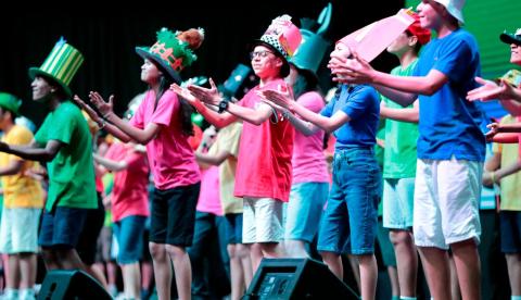 Concurso de chapéus e música: Nova Igreja Batista promove 6ª edição do "Chapéu Maluco"