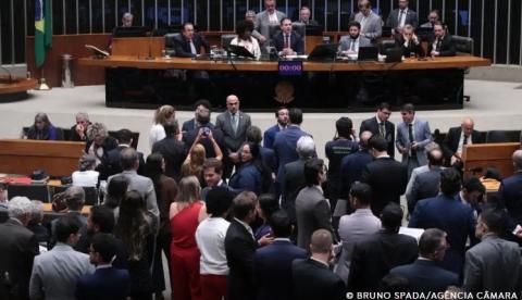 Câmara aprova em dois turnos o fim da escala 6x1 por 461 votos a 19