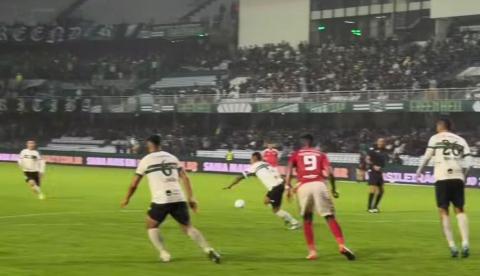 Coritiba e Inter empatam em 2 a 2 no Couto Pereira