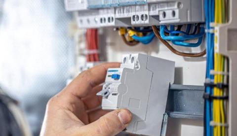 Casas e comércios terão alta de quase 4% na conta de luz a partir de hoje no Amazonas