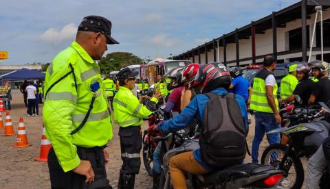 Operação substitui multas por palestras de primeiros socorros para motociclistas em Manaus