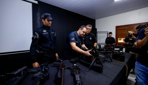 Amazonas terá Bope: Governador assina criação de batalhão e inaugura tanque tático