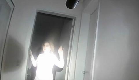 Vídeo mostra momento em que Deolane Bezerra é presa em condomínio de luxo em SP