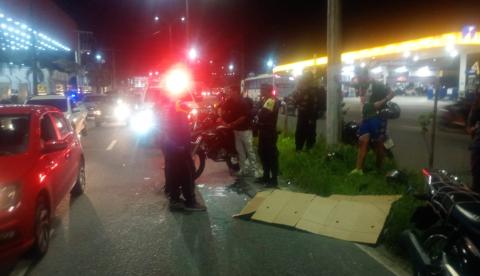 Jovem morre após colidir com poste em avenida no Coroado