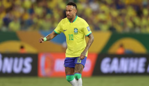 Neymar se apresenta à Seleção Brasileira hoje para exames na panturrilha