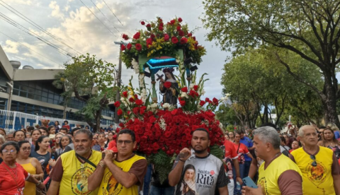 Festa de Santa Rita de Cássia altera itinerário de linhas de ônibus na Cachoeirinha; veja o que muda