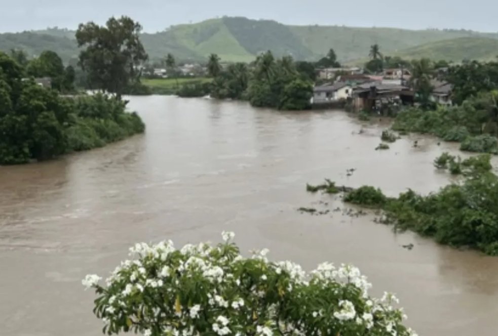Governo de Pernambuco decreta emergência em 27 cidades após fortes chuvas