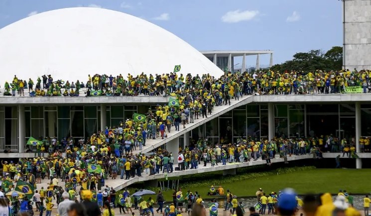 Pesquisa aponta que 52% rejeitam redução de penas dos condenados pelo 8 de Janeiro