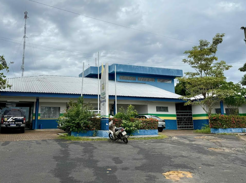 Mudança de hábito no celular faz mãe descobrir aliciamento de filha por obreiro no Amazonas