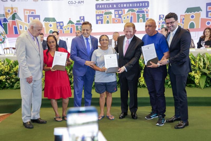 Governo do Amazonas entrega títulos definitivos durante Semana Solo Seguro