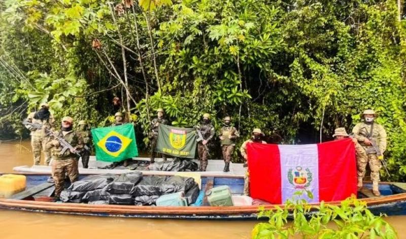 Operação Ágata neutraliza 62 dragas e apreende mais de 15 toneladas de drogas na Amazônia