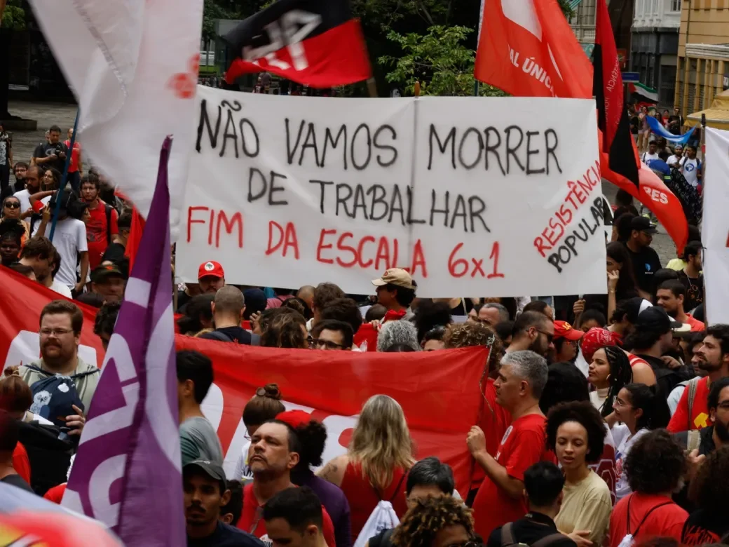 Câmara vota nesta quarta-feira parecer sobre PEC que extingue a escala 6x1