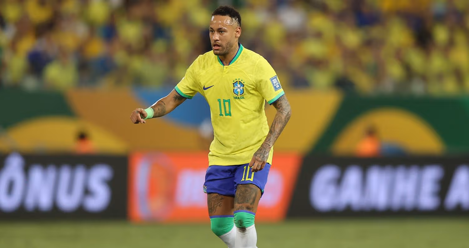 Neymar se apresenta à Seleção Brasileira hoje para exames na panturrilha