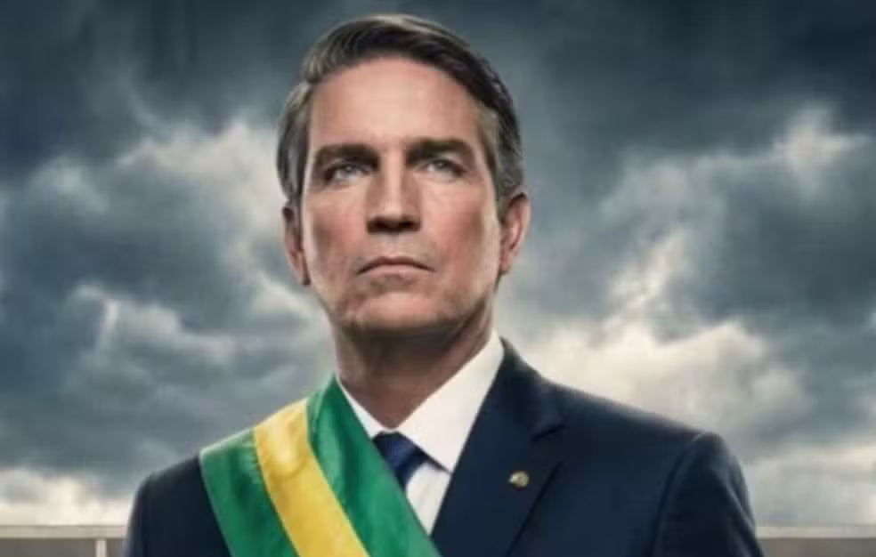 Caso Master: Flávio temia calote em Jim Caviezel, ator americano que interpreta Bolsonaro em filme