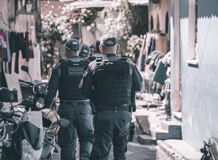 Foragido da Justiça Federal é preso em Manaus após agredir companheira em marcenaria