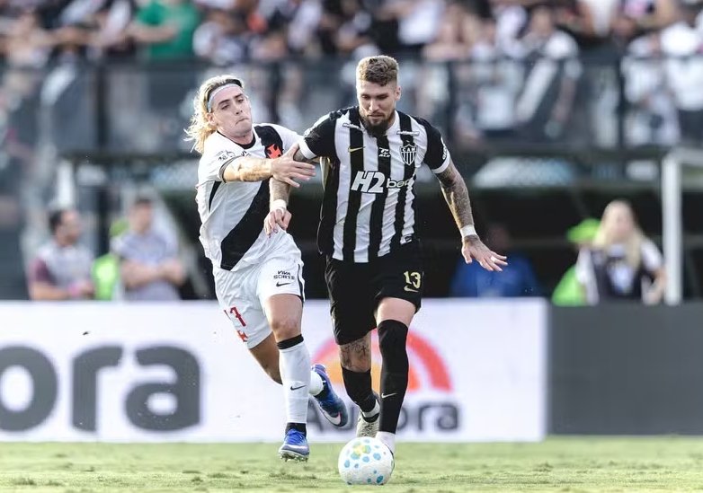 Atlético-MG vence o Vasco em São Januário e empurra rival para o Z-4
