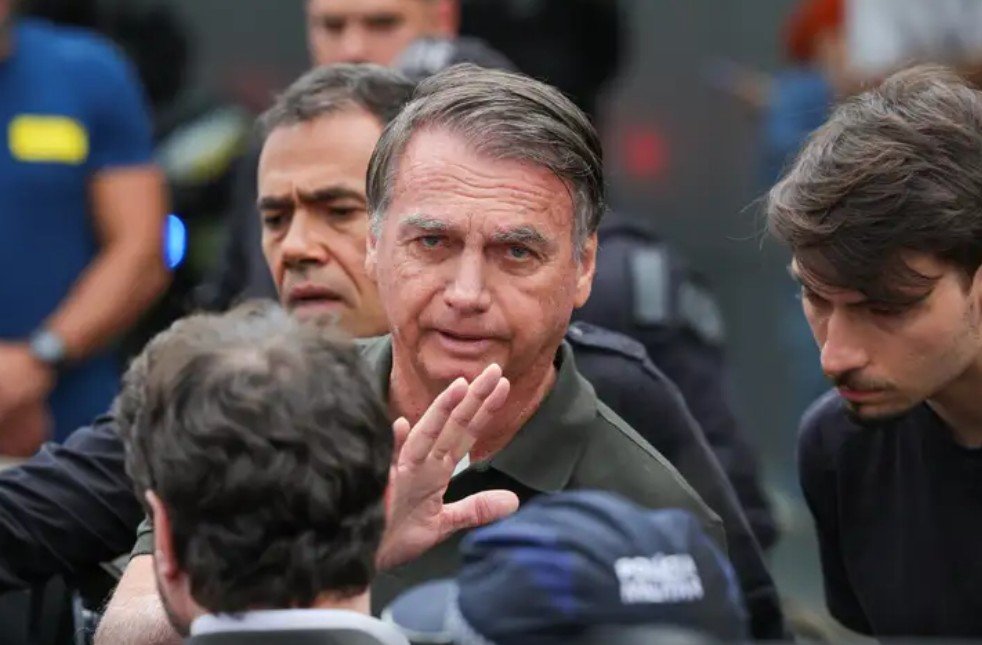STF marca julgamento para decidir se Bolsonaro poderia ter bloqueado cidadãos em redes oficiais
