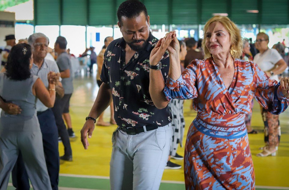 Guto Lima e DJ Ery Castro comandam o ‘Bolerão no Parque’ nesta quinta-feira
