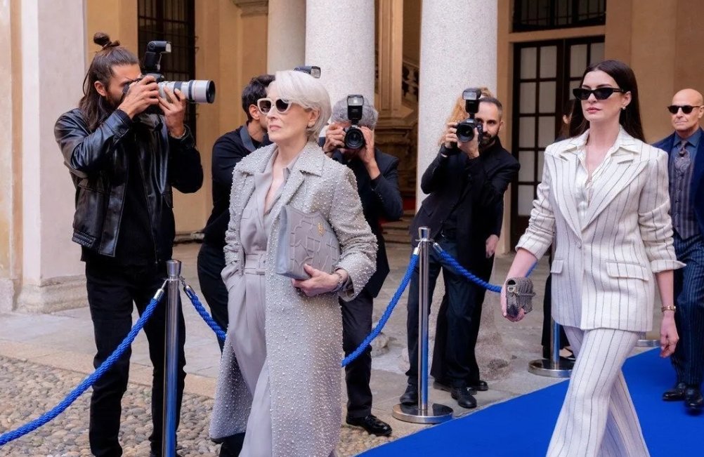 "O Diabo Veste Prada 2" supera expectativas e arrecada US$ 233 milhões na estreia