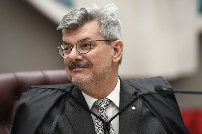 STJ corta 'penduricalhos' de ministro Marco Buzzi acusado de assédio sexual