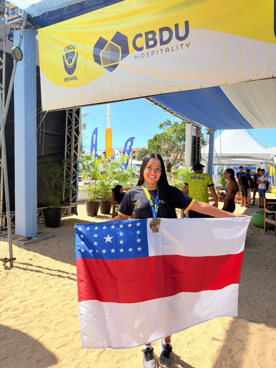 Nadadora amazonense Kathleen Manoella é ouro nos Jogos Universitários Brasileiros de Praia 2026